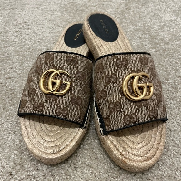 Gucci Tan and Gold Logo Slide Sandals - Picture 1 of 5